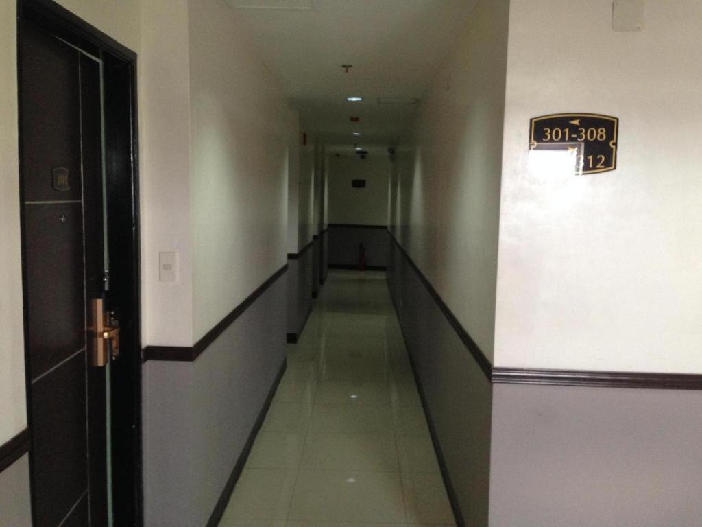 Cherry Midtown Hotel Olongapo City Exteriör bild
