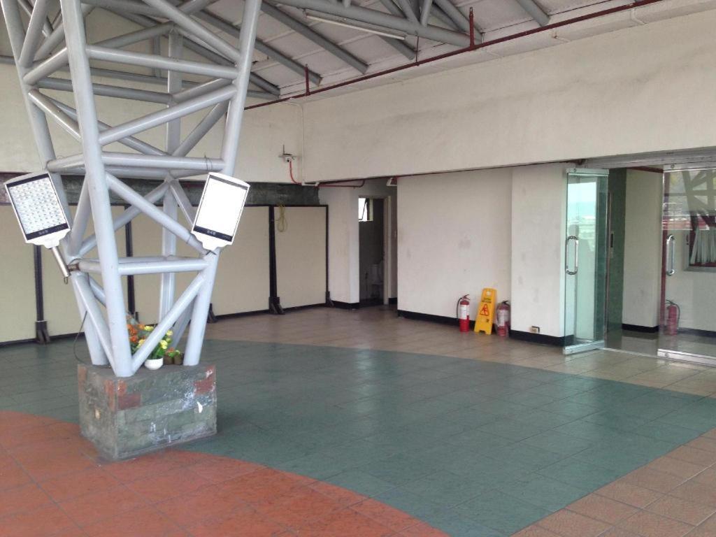 Cherry Midtown Hotel Olongapo City Exteriör bild