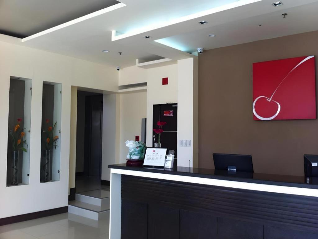 Cherry Midtown Hotel Olongapo City Exteriör bild