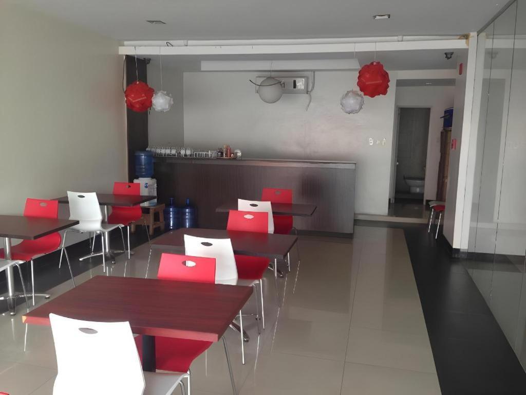 Cherry Midtown Hotel Olongapo City Exteriör bild