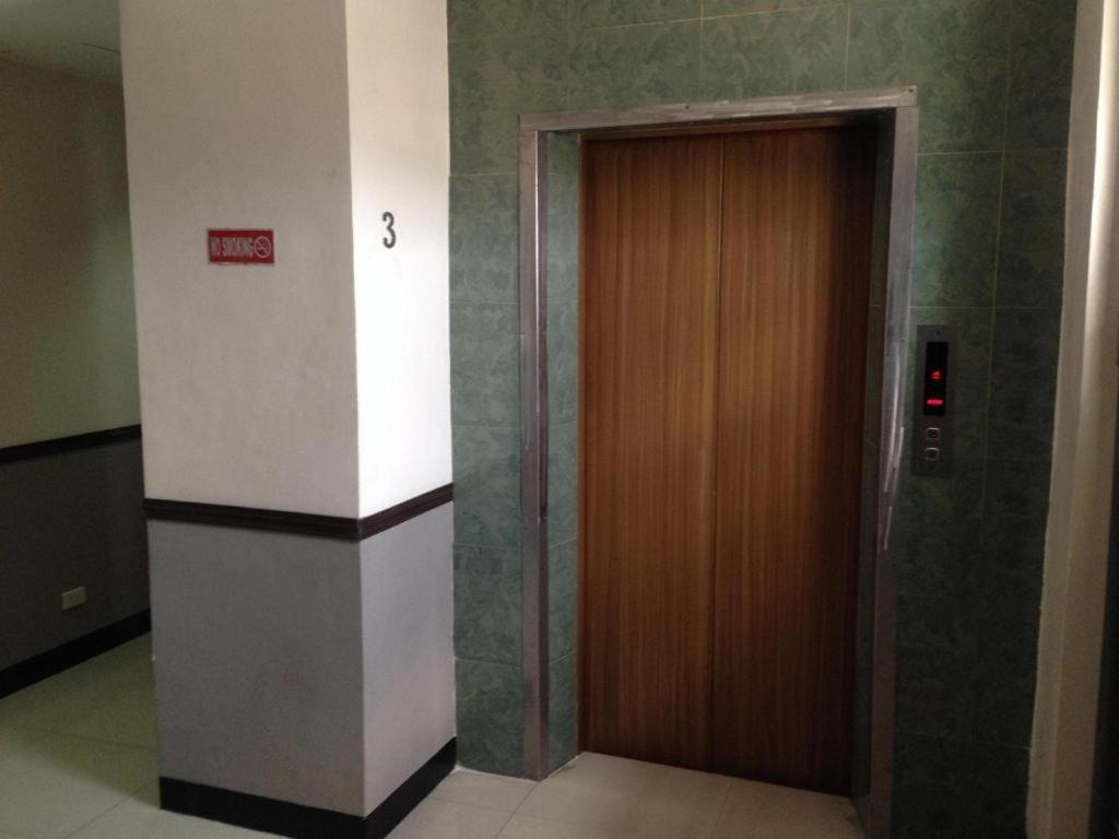 Cherry Midtown Hotel Olongapo City Exteriör bild