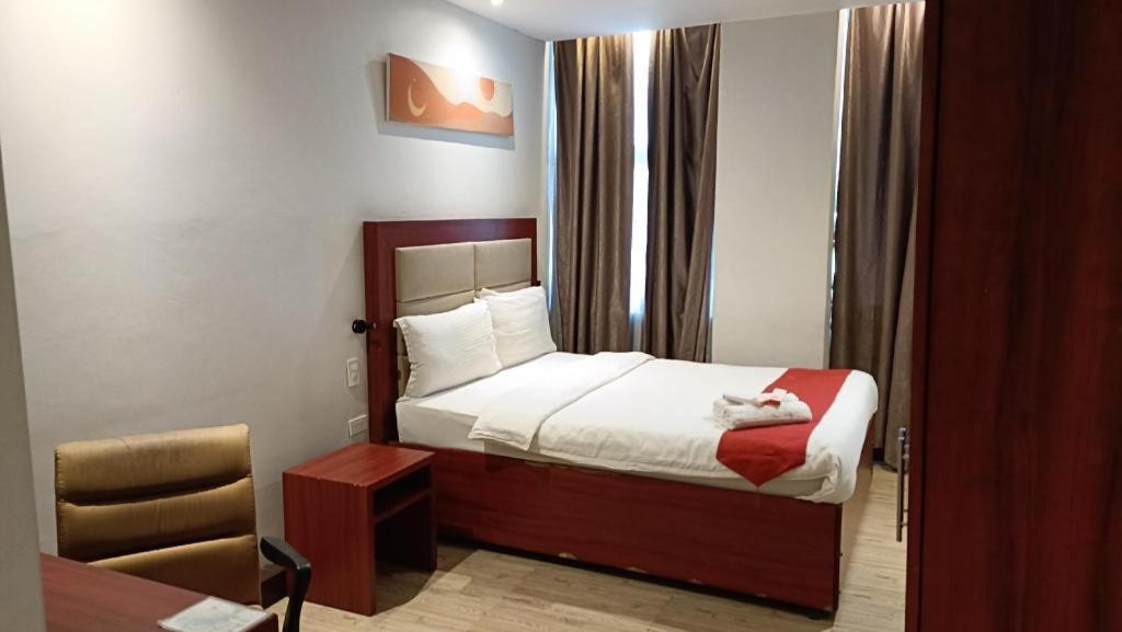 Cherry Midtown Hotel Olongapo City Exteriör bild