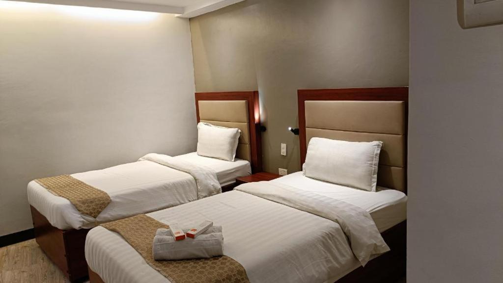 Cherry Midtown Hotel Olongapo City Exteriör bild