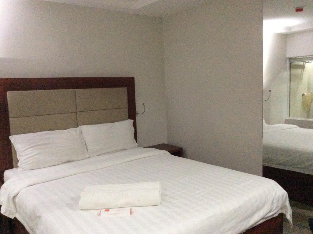 Cherry Midtown Hotel Olongapo City Rum bild