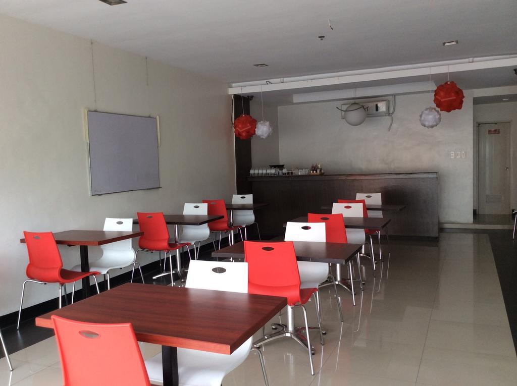 Cherry Midtown Hotel Olongapo City Exteriör bild